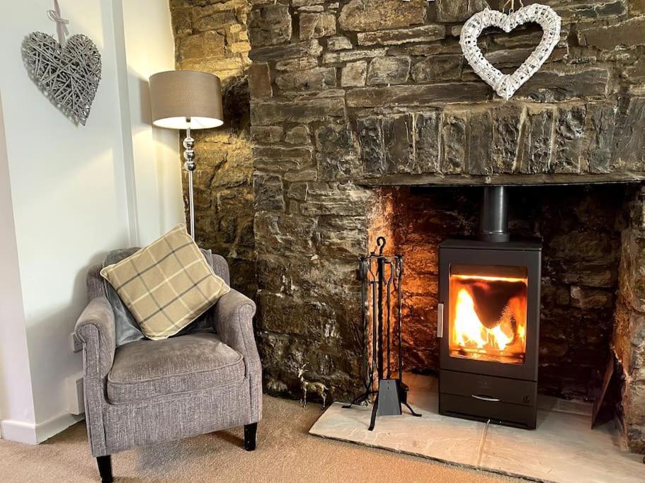 에버데어 The Cwtch, Log Fire, Sleeps 6, Nr Zip World, Brecon And Bike Park Wales 빌라 외부 사진