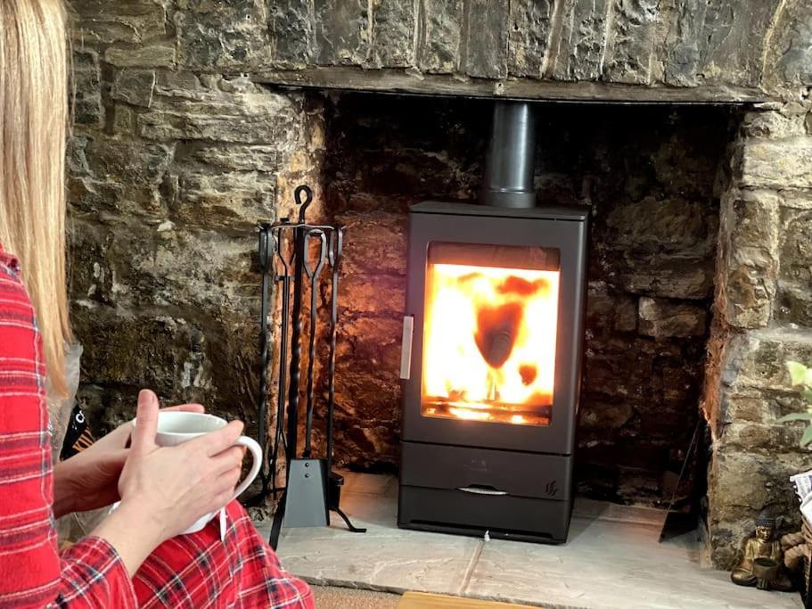 에버데어 The Cwtch, Log Fire, Sleeps 6, Nr Zip World, Brecon And Bike Park Wales 빌라 외부 사진
