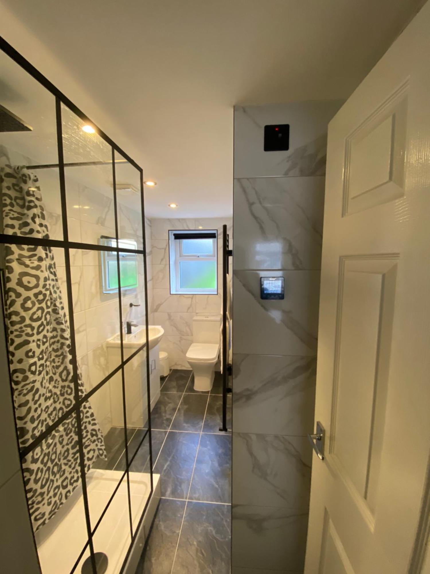 에버데어 The Cwtch, Log Fire, Sleeps 6, Nr Zip World, Brecon And Bike Park Wales 빌라 외부 사진