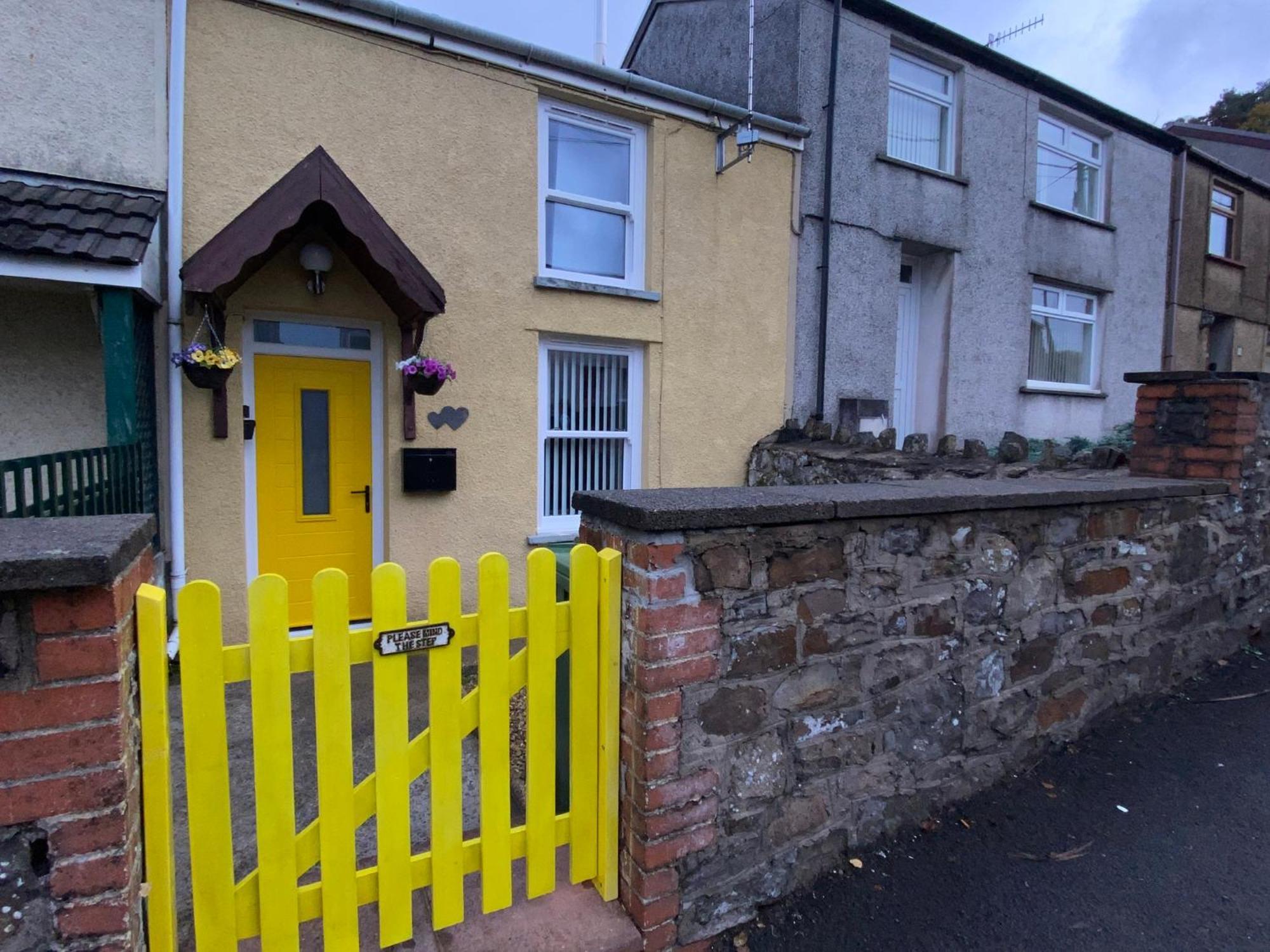 에버데어 The Cwtch, Log Fire, Sleeps 6, Nr Zip World, Brecon And Bike Park Wales 빌라 외부 사진