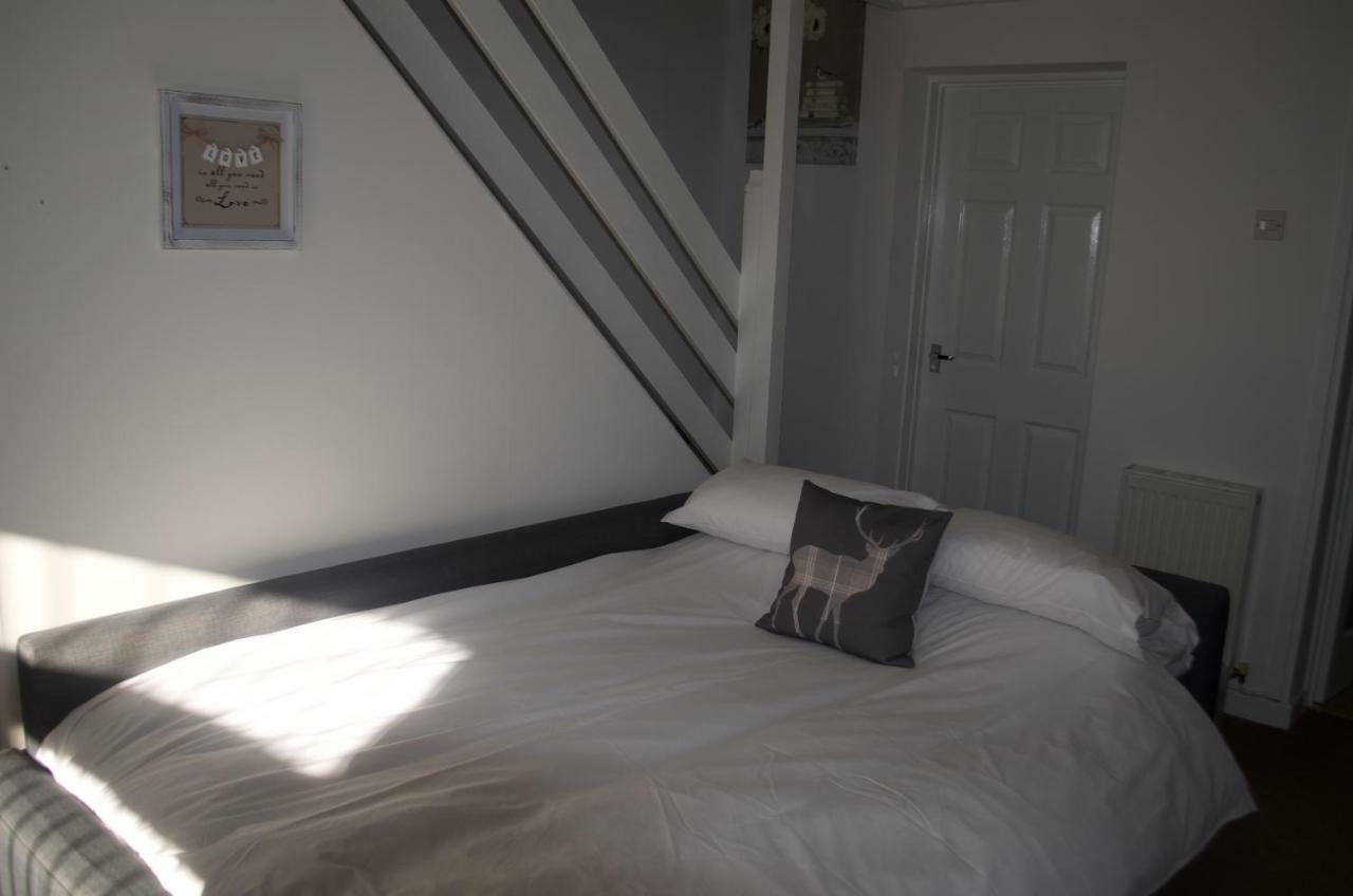 에버데어 The Cwtch, Log Fire, Sleeps 6, Nr Zip World, Brecon And Bike Park Wales 빌라 외부 사진